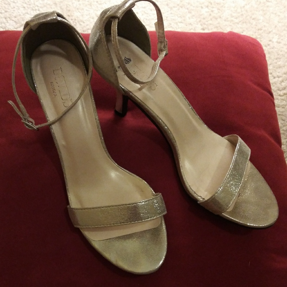 Davids Bridal sandals silver shinny